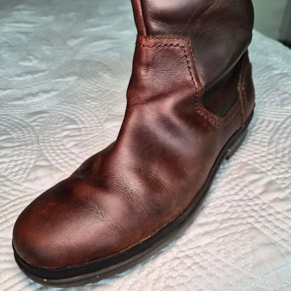 VGUC UGG Elsa Tall Leather Boot Brown Cream size 8